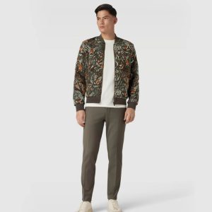 T-Shirt mit Label-Patch in weiss